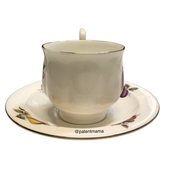 STAFFORDSHIRE ENGLAND FINE BONE CHINA FLUTED STRAWBERRY FRUIT TEA CUP AND SAUCER - Picture 4 of 7